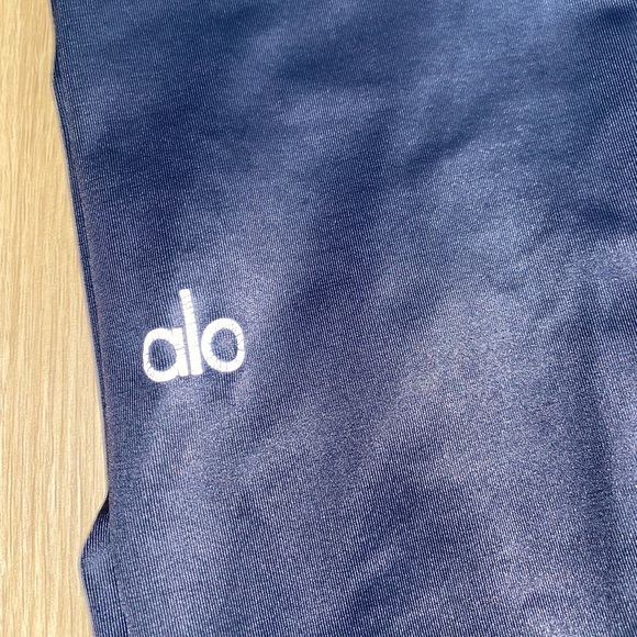 Alo‎ Shine Gray Active Leggings - Picture 2 of 4